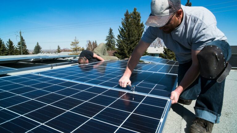 Meilleur panneau solaire en 2023 : quelles aides pour s’équiper ?